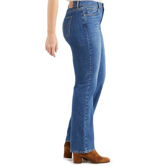 Levi’s Relaxed Boot Cut Jeans - Size 10/11 - Picture 3 of 11